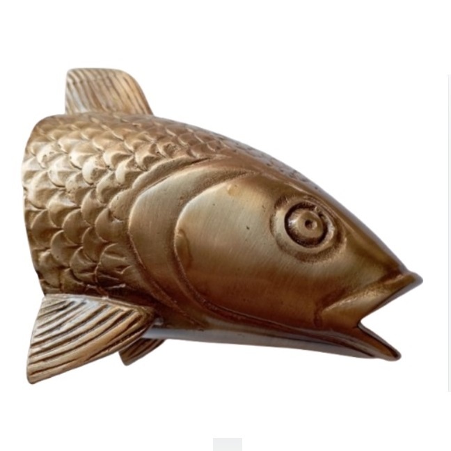 Fish head themed wall mountable water fountain spout